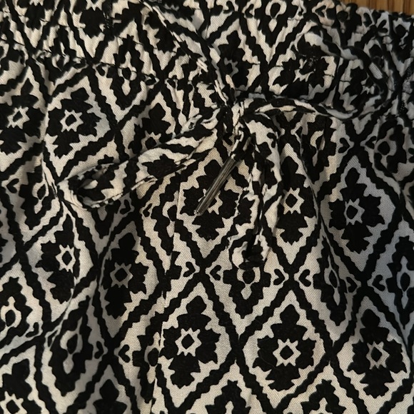 Tag Pants - Picture 3 of 5